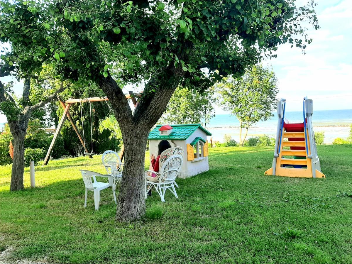Bio Agriturismo Mare In Campagna Campofilone Exterior foto